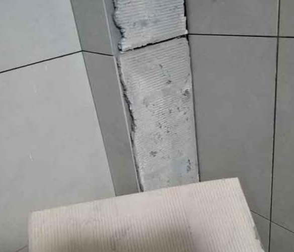 枣庄市瓷砖空鼓维修公司分享下厨房瓷砖脱落的补救措施。